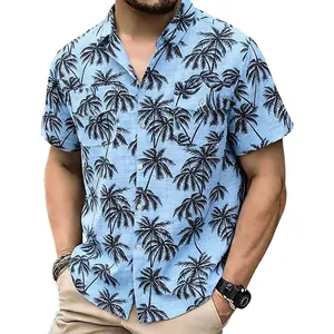Vue détaillée d'une chemise hawaïenne bleue pour homme avec imprimé palmier et texture lin