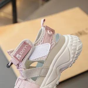 Atmungsaktive rosa Kindersandalen mit rutschfester Sohle für Outdoor-Wasseraktivitäten