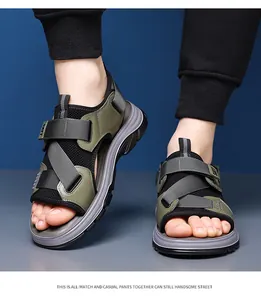 Stilvolle Outdoor-Strandsandalen für Herren mit olivgrünen Riemen und weicher, dicker Sohle