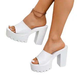 Mules élégantes à talons hauts et plateforme blancs avec bout ouvert et talon bloc