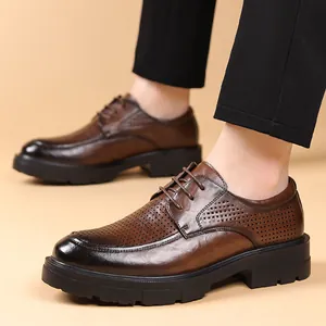 Stijlvolle bruine heren zakelijke leren schoenen met gaatjespatroon en 8 cm verhoging