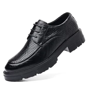 Ademende zwarte leren herenschoenen met 8 cm verhoogde zool voor bruiloften.