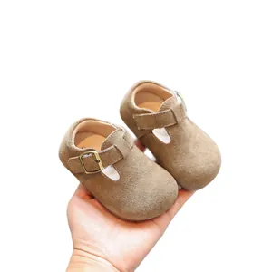 Chaussures de marche souples en daim kaki avec bride à boucle pour bébés et tout-petits