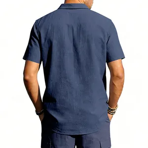 Vue arrière d'une chemise à manches courtes en lin bleu marine pour homme avec col