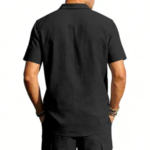 Vue arrière d'une chemise utilitaire noire en lin à manches courtes pour homme respirant