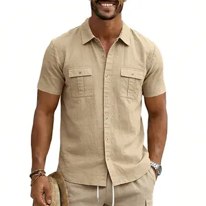 Chemise d'été en lin beige pour homme à manches courtes avec deux poches poitrine de style
