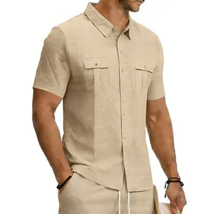 Vue détaillée d'une chemise homme en lin beige avec poches poitrine fonctionnelles