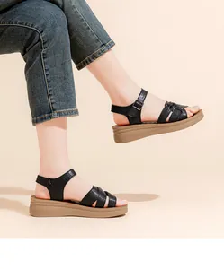 Elegantes sandalias de cuña negras para mujer con correa ajustable y suela blanda