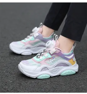 Zapatillas chunky para niña con cierre giratorio y diseño de bloques de color pastel