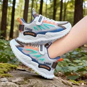 Zapatillas de running para niños de malla transpirable con detalles coloridos