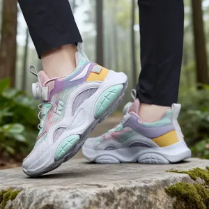 Zapatillas chunky para niña en colores pastel, ideales para correr y actividades al aire libre