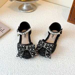 Elegante schwarze Mädchen Prinzessin Schuhe mit großer Perlen und Strass Schleife