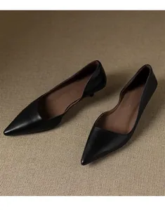 French pointed toe black kitten heel pumps with smooth leather finish detail