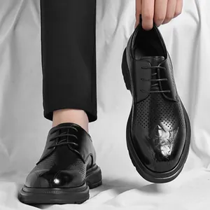 Zapatos de cuero negro transpirables para hombre para el estilo formal de negocios verano