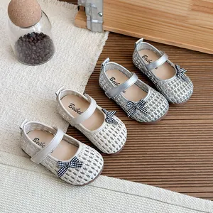 Scarpe da principessa intrecciate per bambine con fiocco a scacchi e suola morbida per primavera