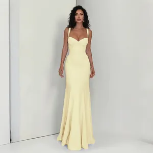 Elegantes gelbes Meerjungfrau-Abendkleid mit sexy tiefem Herz-Ausschnitt und Passform.