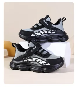 Atmungsaktive Kinder-Sneaker aus Mesh mit klobigen Gummisohlen und Klettverschluss