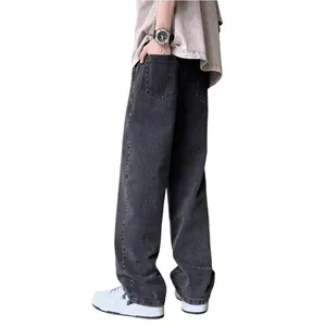 Vista posteriore di jeans in denim elasticizzato a gamba dritta per uomo, grigio