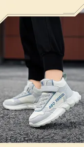 Hohe Kinder-Sneaker aus wasserfestem Leder für aktive Mädchen für den Außenbereich