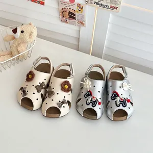 Mädchen Cartoon Bär Ausschnitt Geschlossene Sandalen Weiche Sohle Strandschuhe Kinder Sommer Perforierte Sandalen Für Kleinkinder