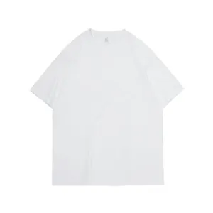 Klassisches weißes Oversize-Herren-T-Shirt mit 5-Punkt-Ärmeln im minimalistischen Stil