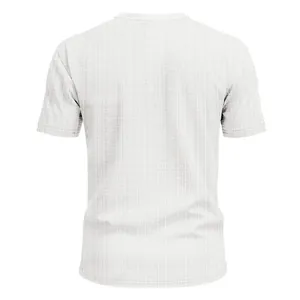 Gedetailleerd achteraanzicht van ademend wit heren t-shirt met korte mouwen en wafeltextuur