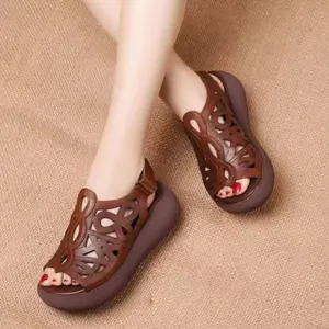 Sandalias vintage de estilo étnico marrón con plataforma y cuña para mujer moderna