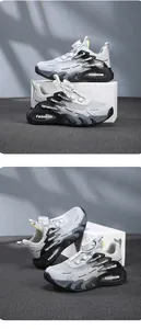 Vues détaillées de profil et d'angle de baskets blanches pour enfants avec boucle rotative