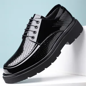 Heren Britse Stijl Lakleer Derby Schoenen Geperforeerd Ademend Opengewerkte Nette Schoenen Zwart Zakelijk Casual Dikke Zool Oxfords
