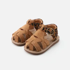 Modische Kleinkinder Mädchen Sandalen mit Leopardenmuster und weicher brauner Sohle