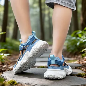 Zapatillas de verano de malla transpirable para niños con suela blanda para deporte
