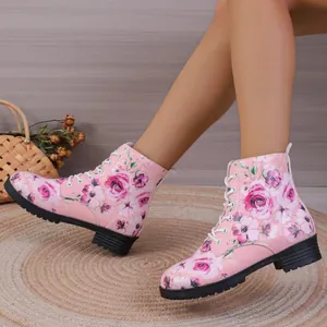 Anfibi con stampa floreale a rose da donna con lacci e suola nera robusta antiscivolo.