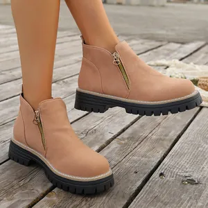 Botines informales de ante marrón para mujer con cremallera lateral y suela de plataforma