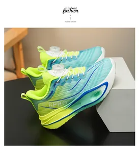 Detailansicht blau-grün verlaufende Kinder-Sportschuhe mit praktischem Drehverschluss.