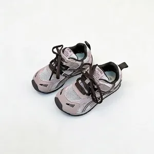 Atmungsaktive Mesh-Kindersneaker für den Sommer in Pink und Braun mit weicher Sohle