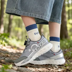 Baskets à la Mode pour Enfants 2025 Automne Nouveau Respirant Léger Maille Fermeture à Molette Chaussures de Sport pour Garçons Filles