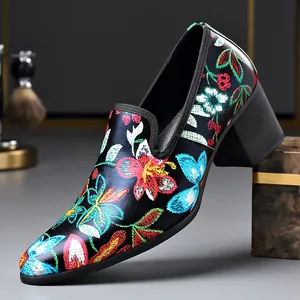 Mocassins Homme à Bout Pointu Talon Haut Épais Slip-on Chaussures en Cuir de Mode Avec Imprimé Tie-Dye Motif Éclaboussure