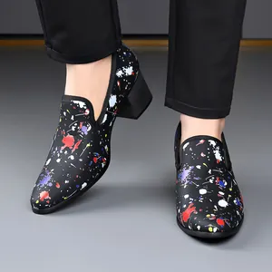 Chaussures en cuir à talons hauts pour hommes avec motif d'éclaboussures de peinture