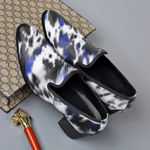 Mocassins en cuir pour hommes à talons hauts et imprimé animal bleu et noir