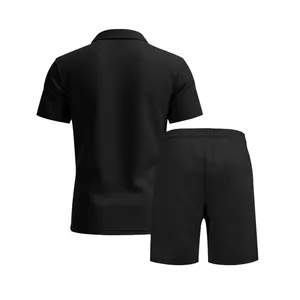 Rückansicht eines schwarzen, schnelltrocknenden Polo-Shirts und Shorts-Sets für Herren