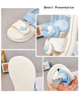 Detailansicht von Prinzessinnen-Sandalen für Mädchen mit flexibler Sohle und Herzdekor.
