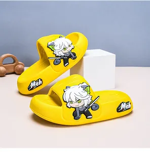 Pantofole gialle per bambini con dettagli di personaggi anime dei cartoni animati