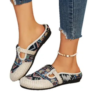 Ethnische Canvas-Mules für Damen mit flacher, runder Zehenpartie und Bohème-Mustern