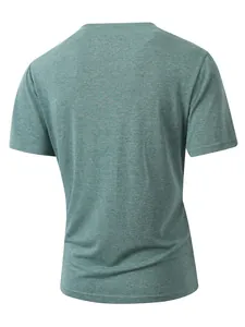 Vue arrière d'un t-shirt en coton et lin respirant pour hommes en vert chiné.