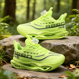 Hoogwaardige fluorescerend groene hardloopschoenen met carbonplaat voor professionele herenraces