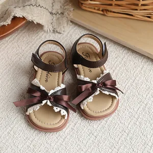 Élégantes sandales de princesse marron pour filles avec nœud décoratif et bordure en dentelle