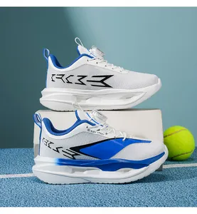 Detailansicht der Kinder-Laufschuhe mit Drehverschluss in Weiß und Blau