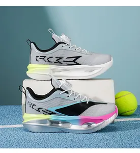 Sportliche Kinder-Laufschuhe mit Drehverschluss und rutschfester weicher Sohle