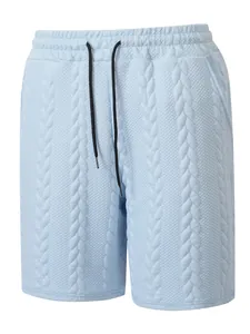 Detailaufnahme hellblauer Herren-Shorts mit einzigartiger Zopfstrick-Jacquard-Textur
