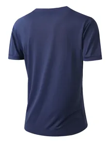 Vue arrière d'un t-shirt de sport bleu marine à col en V pour homme, détails du tissu.